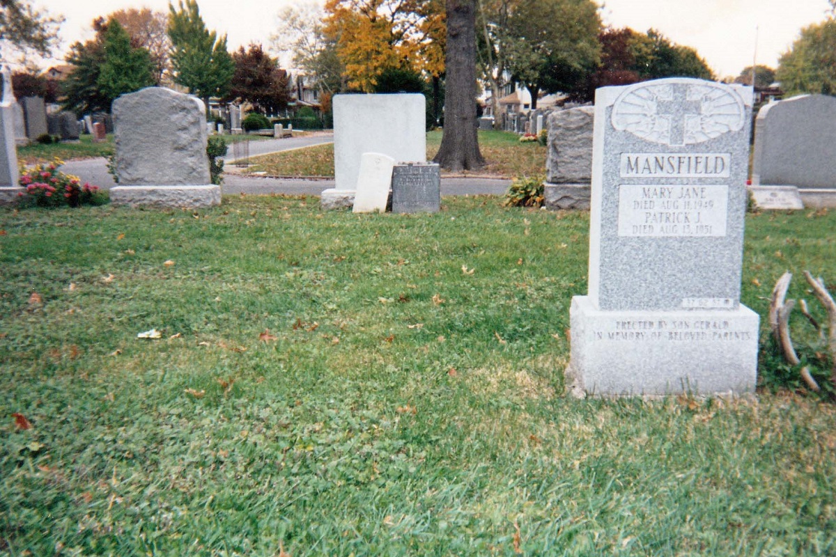 Unmarked grave of Giuseppe Lanzara at Holy Cross Cemetery