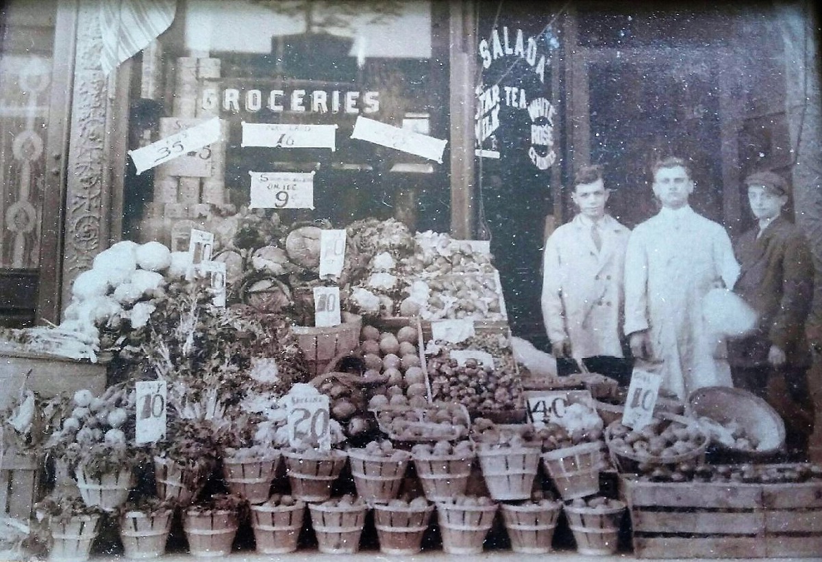 Louis DeGennaro Grocery Store