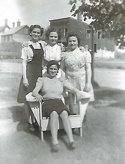 Sisters Ann, Jennie and Loretta Durante