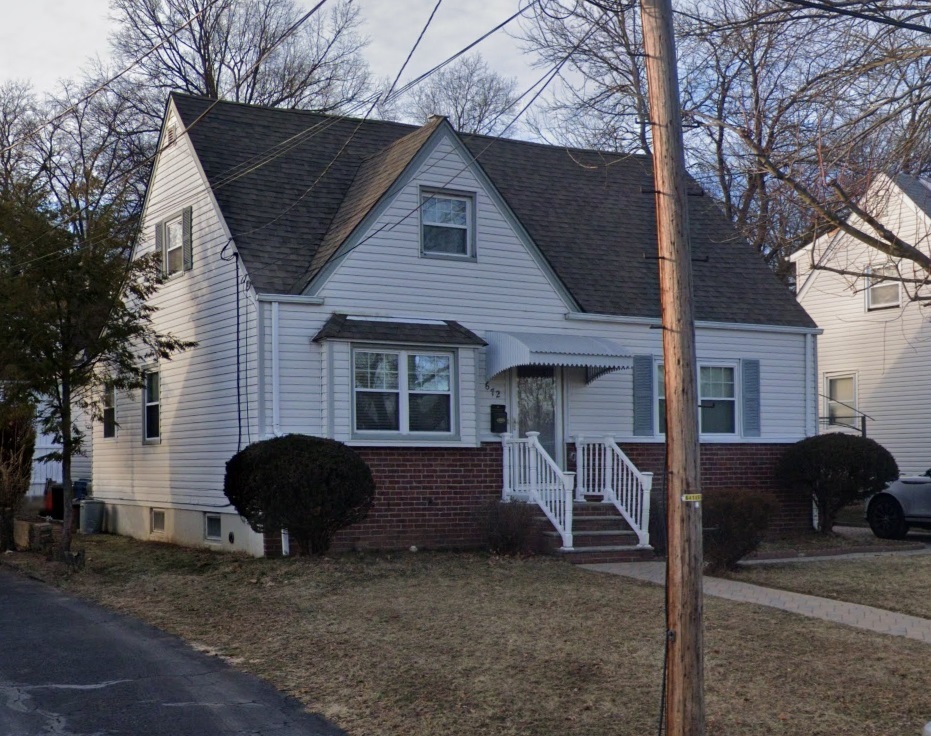 672 Lucy Avenue in Teaneck, New Jersey