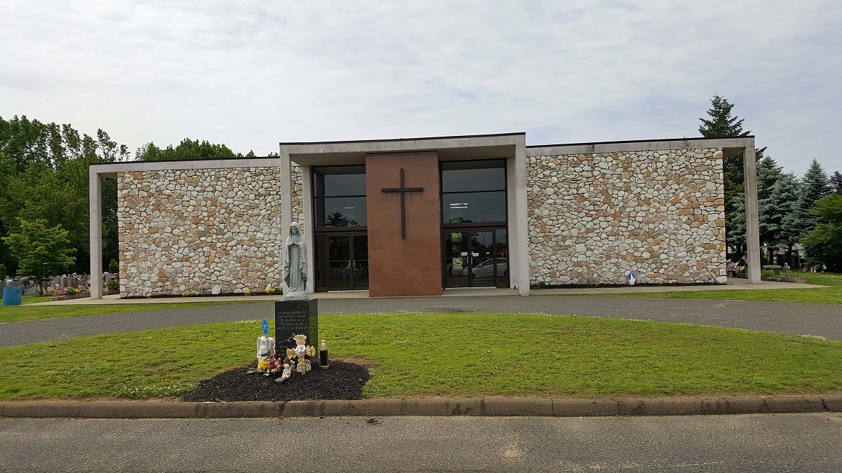 Robert and Elizabeth LaMura in St. Joseph's Cemetery